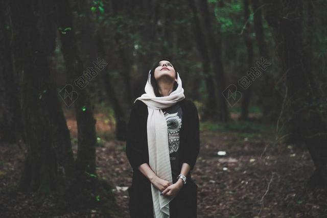 伤感的女人图片