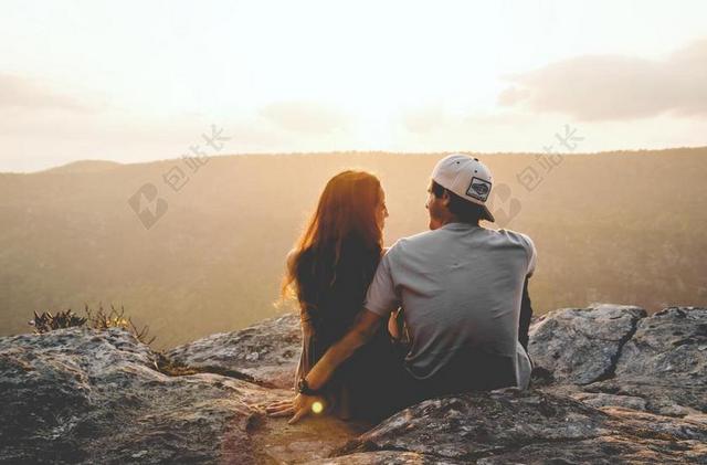 风景 风光 美景 田园 山水 头发 毛发 毛 头部 婚礼 喜庆 庆祝 节日 婚姻 爱人 恋人 情侣 爱情 恋爱 恋人 情人 情侣 浪漫 房子 房间 住宅 朋友 友谊 友情 家 家园 家居 故乡 美丽 休闲 幸福 快乐 高兴 家庭 甜蜜 放松 休闲 咖啡 咖啡厅 情侣 伴侣 爱情 肖像 人物特写 画像 书 书籍 阅读 全身像  云 云朵 天空 人物 人群 风土人情 自然 环境 活力 女性 女士 美丽 女人 一个女人 山 山峦 山峰