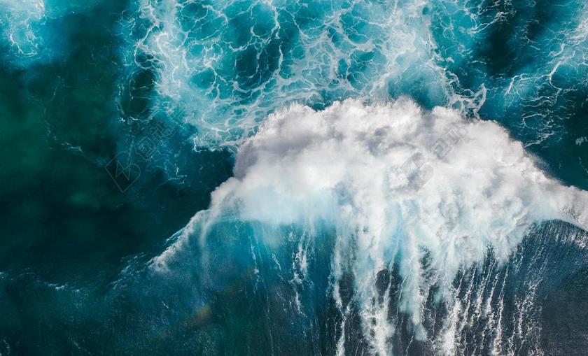 丽人 优雅 美丽 漂亮 女孩 女人 女性 地球 泥土 草地 操场  纹理 组织 材料 花纹 创意 艺术 个性  夏日 夏季 热情  天空  海 海水 大海 雨 下雨 惬意