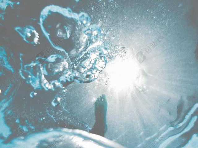 灯光 光线 激光 打火机 雨 下雨 忧郁 纹理 组织 材料 花纹 爱情 恋爱 恋人 情人 情侣 浪漫  夏日 夏季 热情 沙滩 海滩 雨 下雨 惬意