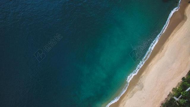 沙滩 海滩  树木 丛林 森林 海 海水 大海 雨 下雨 惬意 树 树木 树林 森林