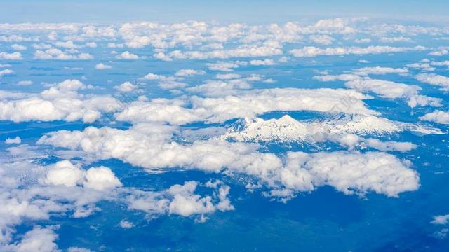 星星 闪光 明星 风景 风光 美景 田园 山水 地球 泥土 草地 操场  丽人 优雅 美丽 漂亮 女孩 女人 女性 山 山峰 顶峰 景色 海 海水 大海 自然 环境 山 山峦 山峰