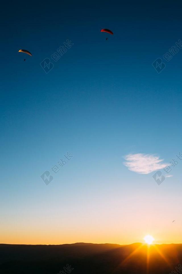 日落 夕阳 太阳 冒险 探险 远足 度假 旅游 休闲 挑战 极限运动 开心 喜悦 笑话 开怀大笑 天空  自然 环境 IPHONE 苹果 苹果手机 商务