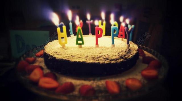 暗色清新生日蛋糕室内背景图片