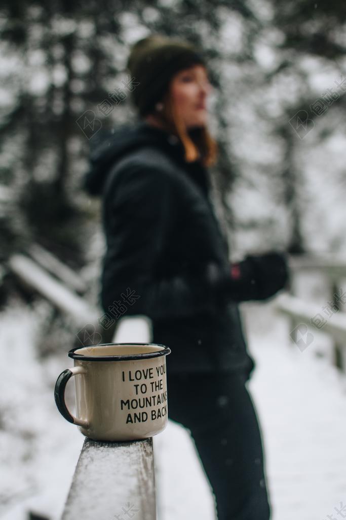 星空 星星 闪光 明星 山 山峰 顶峰 景色  运动 健身 嬉戏 户外运动 冒险 瑜伽 冒险 探险 远足 度假 旅游 休闲 挑战 极限运动 冬季 冬天 新年 可爱的  自然 环境 人物 人群 风土人情 山 山峦 山峰