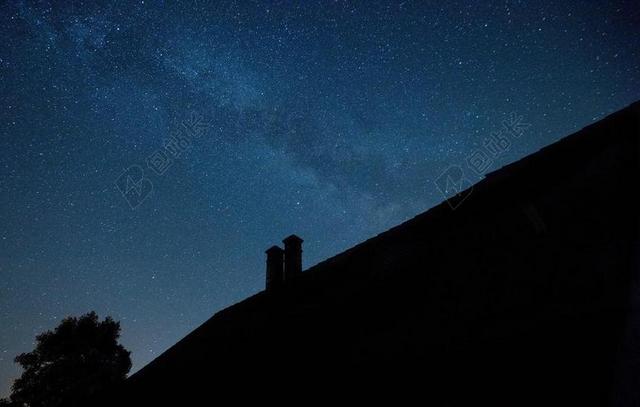 商务 商人 电子商务 股票交易所 业务 工作 星空 星星 闪光 明星  夜晚 晚上 黑夜 黑暗 灯光 霓虹灯  风景 风光 美景 田园 山水 房子 房间 住宅 咖啡 咖啡厅 咖啡馆  天空 树木 丛林 森林 自然 环境 树 树木 树林 森林 黑色 暗色 黑白 昏暗