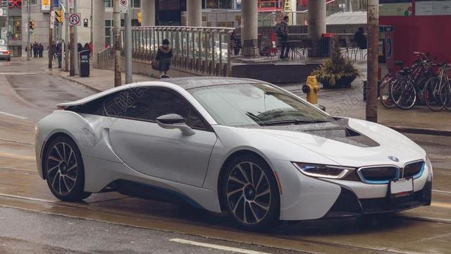 科技 技术 信息科技      汽车 车 小汽车 轿车 跑车 城市 都市 时尚 现代化 雨 下雨 忧郁 现代 现代化 流行 概念 步骤  加拿大 城市 城市生活 现代化
