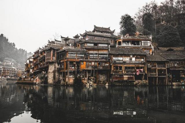 办公室 工作室 工作 职场  建筑 大厦 建筑物 建设 城市 都市 时尚 现代化 旅行 旅游 行程 度假 休闲 度假 假日 海 海水 大海 雨 下雨 惬意 树 树木 树林 森林  建筑 结构 建筑物 建筑学 中国 文化 东方 亚洲 山 山峦 山峰