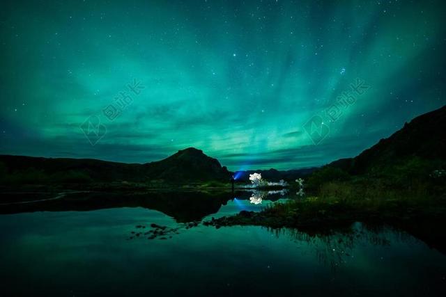 星空 星星 闪光 明星       星空 太空 空间 夜晚 晚上 黑夜 黑暗 灯光 霓虹灯 风景 风光 美景 田园 山水 山 山峰 顶峰 景色 美女 丽人 优雅 美丽 漂亮 女孩 女人 女性 爱情 恋爱 恋人 情人 情侣 浪漫 天空 秋天 秋日 海 海水 大海 自然 环境 可爱的 云 云朵 天空 雨 下雨 惬意 树 树木 树林 森林 男士 男性 男人