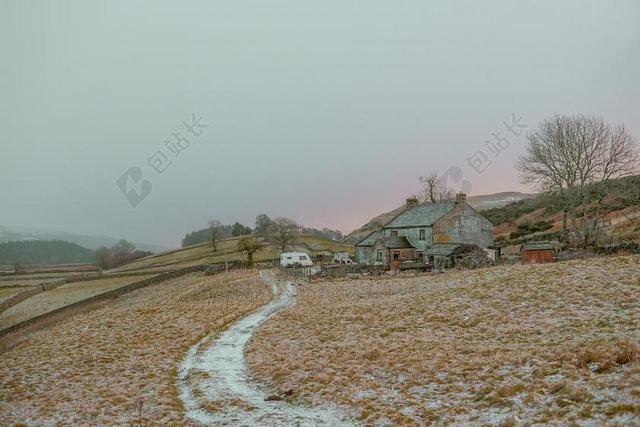 太空 空间         风景 风光 美景 田园 山水    建筑 大厦 建筑物 建设 农场 农田 庄园 道路 旅途 路途 户外 街道 公路  日落 夕阳 太阳 房子 房间 住宅  树 树木 树林 森林