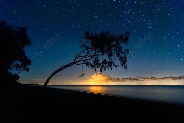 星空 太空 空间  星空 星星 闪光 明星  夜晚 晚上 黑夜 黑暗 灯光 霓虹灯   风景 风光 美景 田园 山水 地球 泥土 草地 操场 日落 夕阳 太阳 灯光 光线 激光 打火机  夏日 夏季 热情 天空 自然 环境 海 海水 大海 云 云朵 天空 活力 黑色 暗色 黑白 昏暗