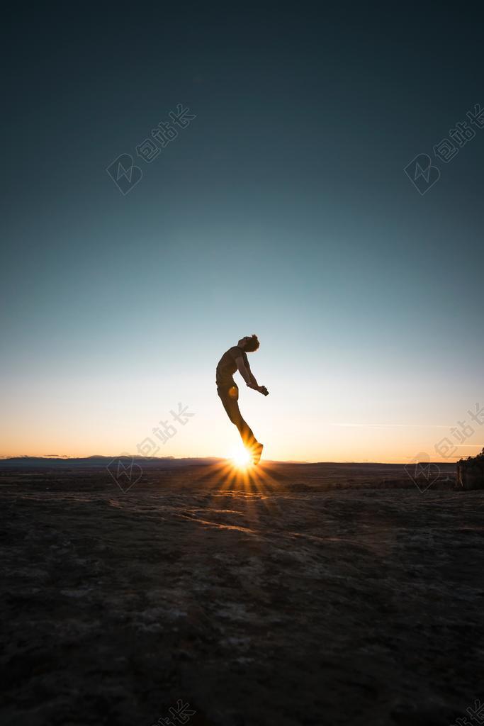 风景 风光 美景 田园 山水  墙 围墙 表面 隔阂 背景 派对 聚会 庆祝 愉快 帮派  幸福 快乐 高兴 家庭 甜蜜 肖像 人物特写 画像 天空 全身像  人物 人群 风土人情 男士 男性 男人