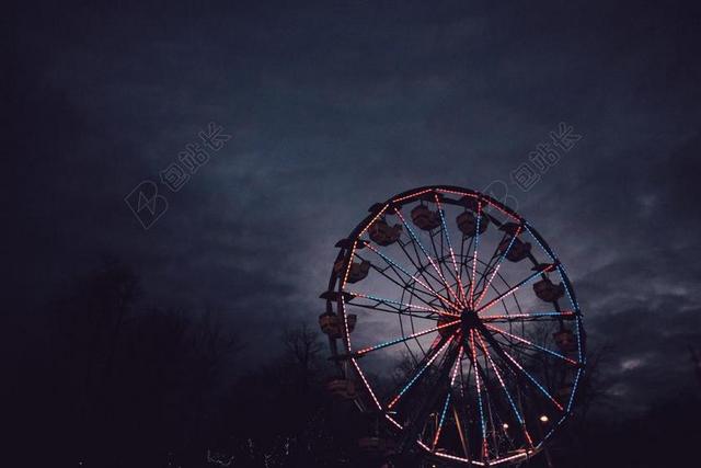 夜晚 晚上 黑夜 黑暗 灯光 霓虹灯 营销 推广 商务 市场 策划 复古 酿酒 古典 收获  宝宝 婴儿 孩子  可爱的 加拿大 城市 城市生活 现代化