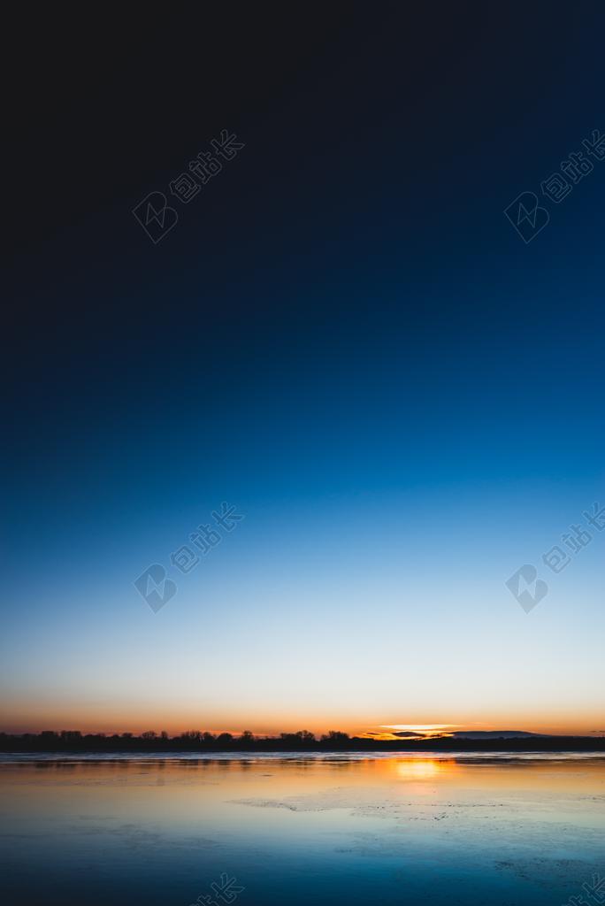 日落 夕阳 太阳  风景 风光 美景 田园 山水 墙 围墙 表面 隔阂 背景 爱情 恋爱 恋人 情人 情侣 浪漫 冬季 冬天 新年 夏日 夏季 热情 天空 自然 环境 可爱的 雨 下雨 惬意 活力 加拿大 城市 城市生活 现代化 IPHONE 苹果 苹果手机 商务