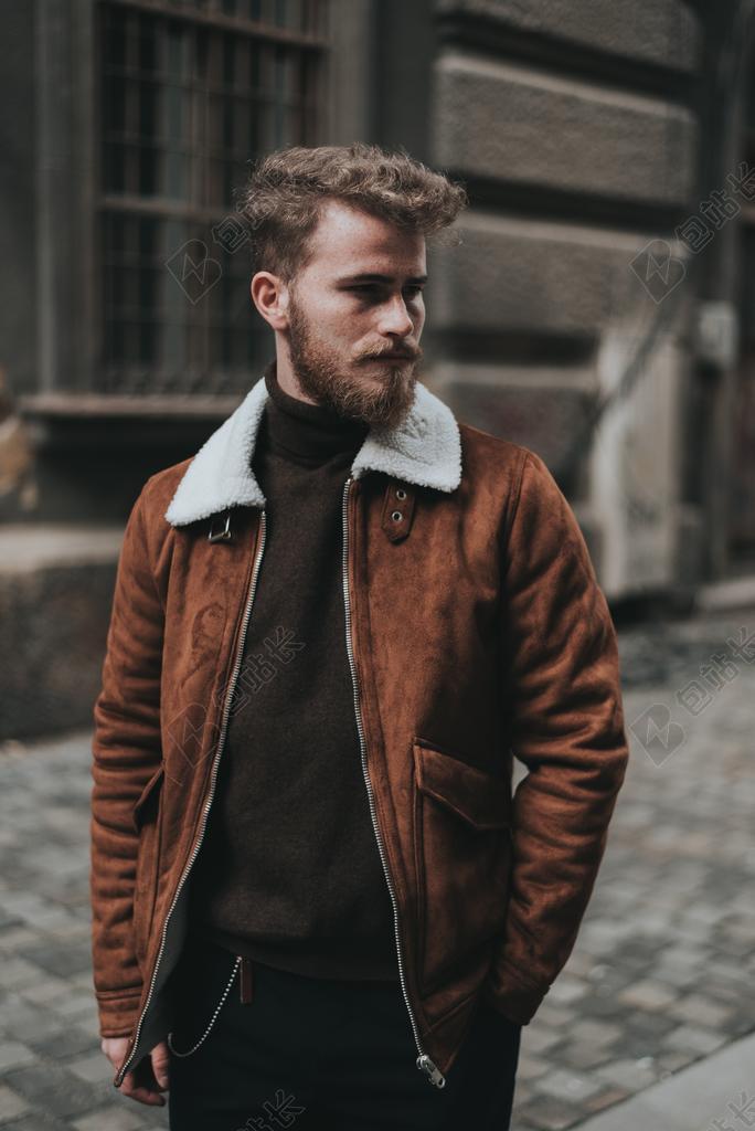 美女 丽人 优雅 美丽 漂亮 女孩 女人 女性 时尚 流行 个性 城市 肖像 人物特写 画像 全身像 自然 环境 男士 男性 男人  建筑 结构 建筑物 建筑学