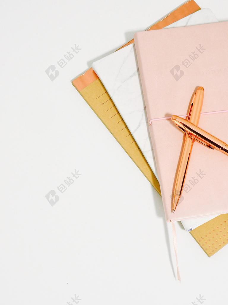 商务 商人 电子商务 股票交易所 业务 工作 办公室 工作室 工作 职场 灯光 光线 激光 打火机 健康 绿色食品 环保 桌子 台子 书桌 办公 笔记本 账簿 手抄本  计算机 电脑 信息科技 写字 文章 书籍 书 书籍 阅读 活力 工作 职业 职场 商务 人物 人群 风土人情 白色 浅色 黑白 简单 清新