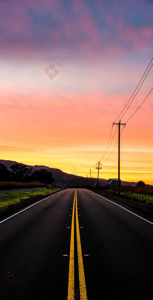 工作中 工作 办公室 会议 职场   风景 风光 美景 田园 山水 道路 旅途 路途 户外 街道 公路  日落 夕阳 太阳 城市 都市 时尚 现代化 灯光 光线 激光 打火机  营销 推广 商务 市场 策划  旅行 旅游 行程 度假 休闲 度假 假日 房子 房间 住宅 家 家园 家居 故乡 美丽 休闲 肖像 人物特写 画像 夏日 夏季 热情 天空 自然 环境  树木 丛林 森林 全身像  树 树木 树林 森林 工作 职业 职场 商务