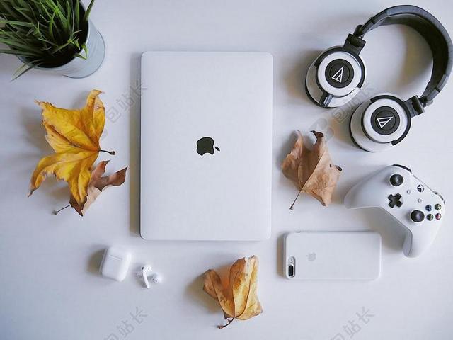 办公室 工作室 工作 职场 笔记本电脑 笔记本 MACBOOK APPLE 苹果  创意 艺术 个性 白色 浅色 黑白 简单 清新