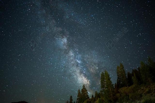 星空 星星 闪光 明星   星空 太空 空间  夜晚 晚上 黑夜 黑暗 灯光 霓虹灯 道路 旅途 路途 户外 街道 公路 风景 风光 美景 田园 山水 日落 夕阳 太阳 婚礼 喜庆 庆祝 节日 婚姻 爱人 恋人 情侣  旅行 旅游 行程 度假 休闲 度假 假日 夏日 夏季 热情 树木 丛林 森林 天空 活力 树 树木 树林 森林 山 山峦 山峰