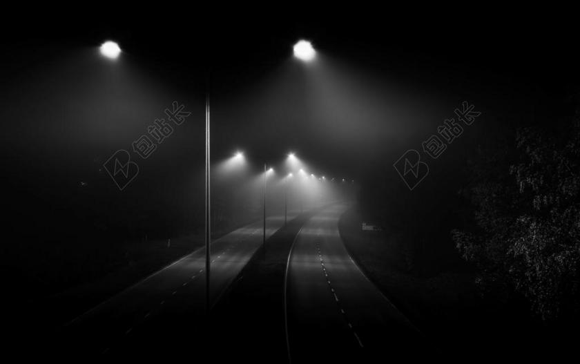 汽车 车 小汽车 轿车 跑车  夜晚 晚上 黑夜 黑暗 灯光 霓虹灯  风景 风光 美景 田园 山水 道路 旅途 路途 户外 街道 公路 白色 浅色 黑白 简单 清新 黑色 暗色 黑白 昏暗