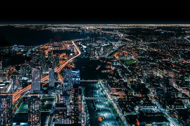 建筑 大厦 建筑物 建设  城市 都市 时尚 现代化  夜晚 晚上 黑夜 黑暗 灯光 霓虹灯 灯光 光线 激光 打火机  旅行 旅游 行程 度假 休闲 度假 假日 加拿大 城市 城市生活 现代化 活力