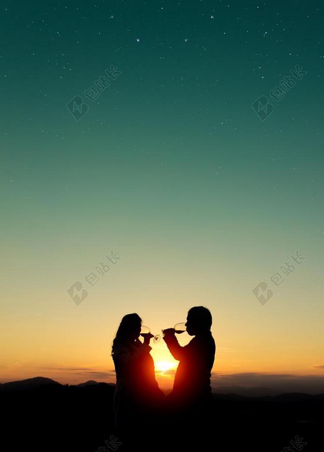 星空 星星 闪光 明星 日落 夕阳 太阳   山 山峰 顶峰 景色 婚礼 喜庆 庆祝 节日 婚姻 爱人 恋人 情侣 爱情 恋爱 恋人 情人 情侣 浪漫  旅行 旅游 行程 度假 休闲 度假 假日 红酒 白酒 葡萄酒 情侣 伴侣 爱情 华贵 奢华 奢侈品 人物 人群 风土人情 黑色 暗色 黑白 昏暗