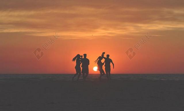 夜晚 晚上 黑夜 黑暗 灯光 霓虹灯 日落 夕阳 太阳 购物 商场 流行 时尚 美丽 爱情 恋爱 恋人 情人 情侣 浪漫 酒店 饭店 旅馆 旅店 出差 旅游 派对 聚会 庆祝 愉快 帮派 商场 店铺 商家 购物 朋友 友谊 友情 微笑 莞尔一笑 甜蜜 情侣 伴侣 爱情 夏日 夏季 热情 可爱的 海 海水 大海  庆祝 节日