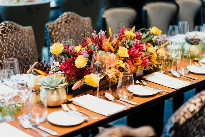 花 玫瑰 美丽 花朵 婚礼 喜庆 庆祝 节日 婚姻 爱人 恋人 情侣 酒店 饭店 旅馆 旅店 出差 旅游 复古 酿酒 古典 收获 高雅 优雅 美丽