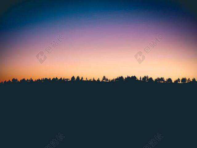 夜晚 晚上 黑夜 黑暗 灯光 霓虹灯 风景 风光 美景 田园 山水  日落 夕阳 太阳 山 山峰 顶峰 景色  天空 树木 丛林 森林 自然 环境 树 树木 树林 森林 山 山峦 山峰