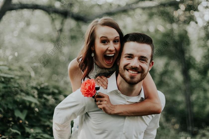 家 家庭 家族 家人 团结 团圆 婚礼 喜庆 庆祝 节日 婚姻 爱人 恋人 情侣 爱情 恋爱 恋人 情人 情侣 浪漫 开心 喜悦 笑话 开怀大笑 笑 开怀大笑 兴奋 幸福 快乐 高兴 家庭 甜蜜 情侣 伴侣 爱情  肖像 人物特写 画像  树木 丛林 森林 可爱的 全身像 自然 环境 人物 人群 风土人情  活力