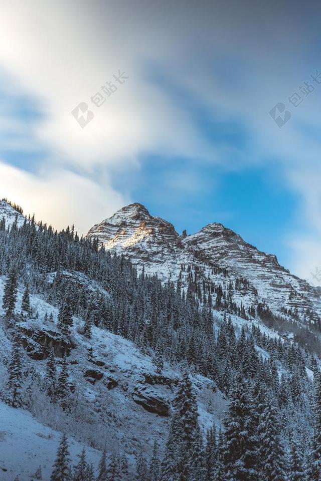 山 山峰 顶峰 景色 爱情 恋爱 恋人 情人 情侣 浪漫 冒险 探险 远足 度假 旅游 休闲 挑战 极限运动 旅行 旅游 行程 度假 休闲 度假 假日  冬季 冬天 新年 天空 树木 丛林 森林 自然 环境 可爱的  云 云朵 天空 树 树木 树林 森林 山 山峦 山峰