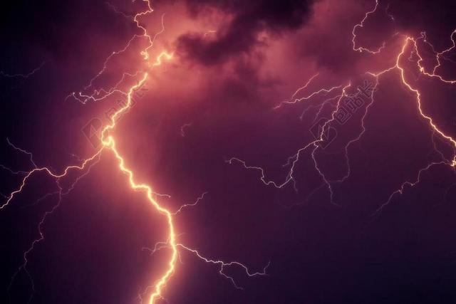 闪光 霹雳 迅雷 雷暴 云 天空 阴云密布 天气心情