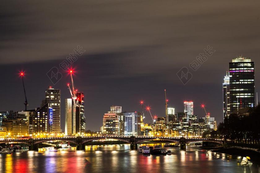 城市 城市景观 天际线 摩天大楼 架构 河 建设 人体内的水