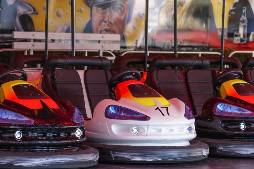 车辆 机 碰碰车 公平 苏斯特 所有的圣徒 旋转木马