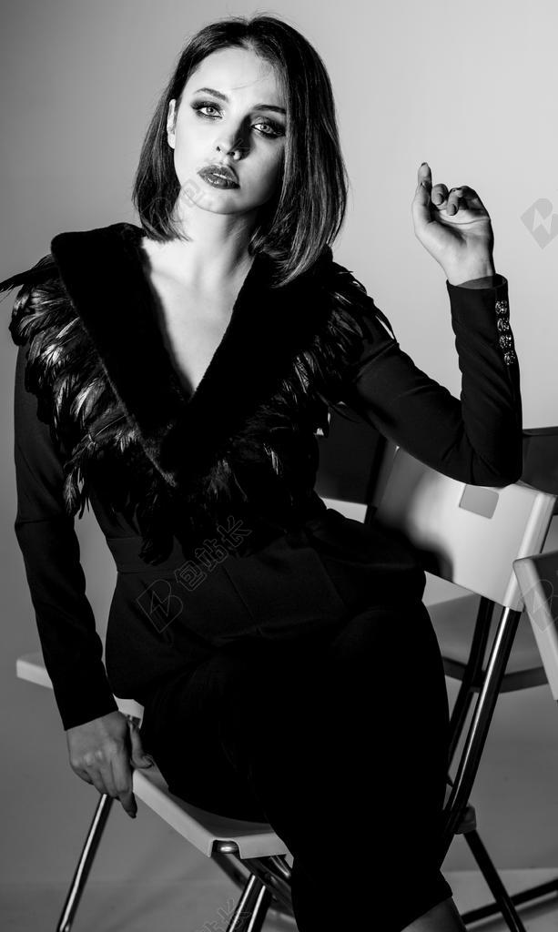 女人 时尚 一 人民 长大了 纵向 服装 年轻 女孩 小姐