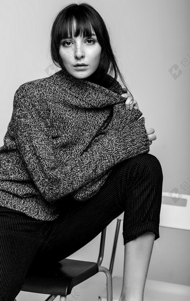 一 纵向 长大了 女人 人民 服装 时尚 年轻 女孩 小姐