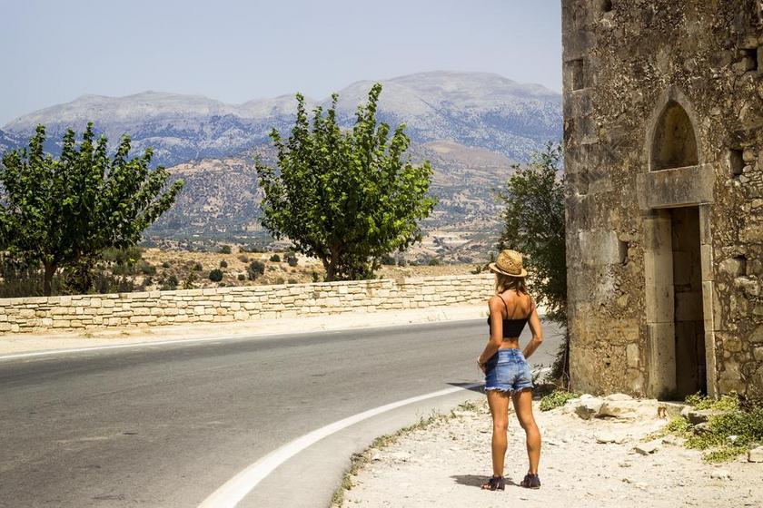 的方式 路径 岩石 树 教堂 房子 厕所 石 沙漠 山