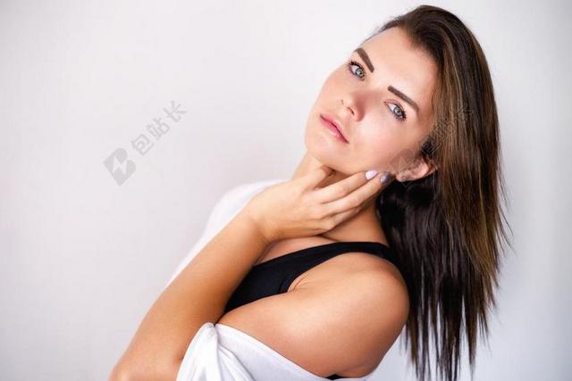女孩 纵向 美容 模型 拍照 眼睛 女人 人 一个女孩的肖像