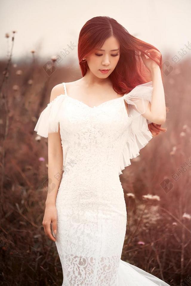 白色婚纱 秋天 野外 模特