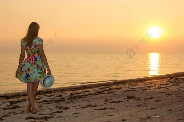 女孩 海 日落 价值 连衣裙 模型 海滩 帽子 运动