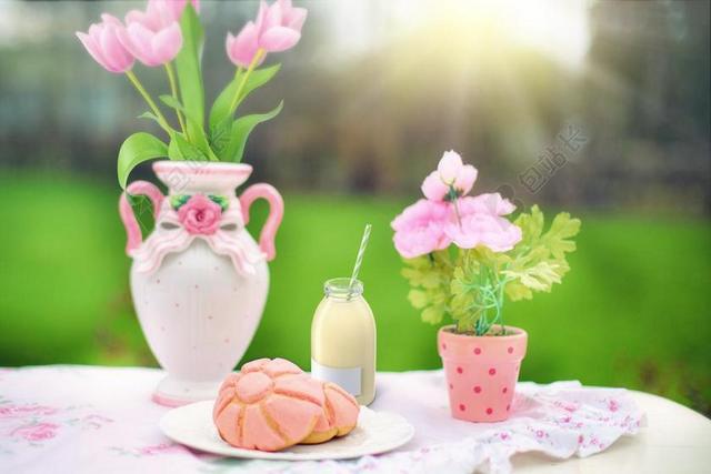 小吃 糕点 牛奶 鲜花 粉红色 春 室外吃 食品 甜点 甜