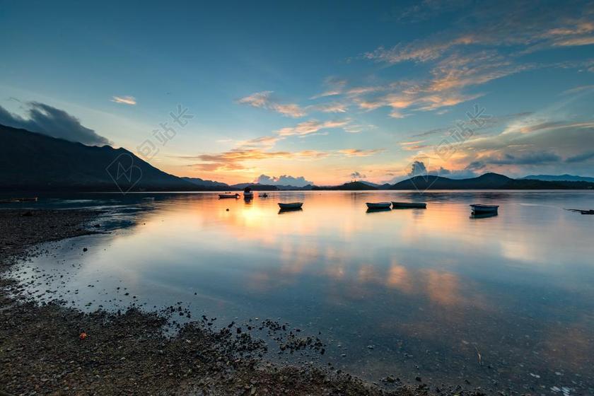 早上 日出 海 天空之鏡 山 自然 地理 火燒雲 香港