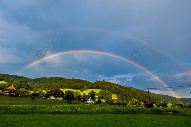 彩虹 太阳 雨 性质 天空 景观 自然奇观 彩虹色 折射