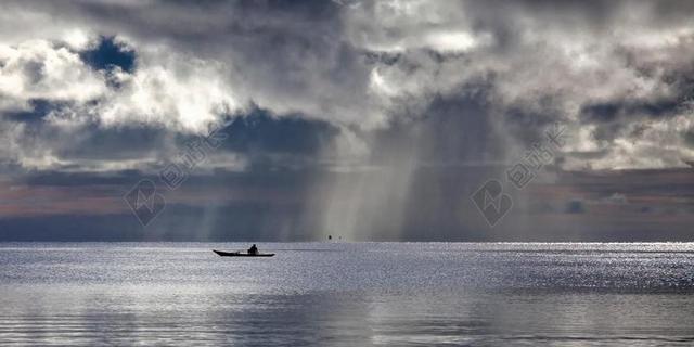 海 船 云 宁静 焦虑 豪迈赫拉海 印尼
