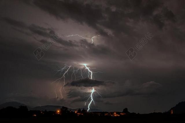 雷暴 转寄 云 闪光 天空 夜间雷阵雨 风暴 阴云密布 夜