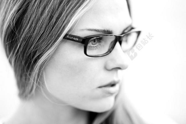 黑色和白色 肖像 眼镜 脸上 人类 白 妇女 年轻 概述