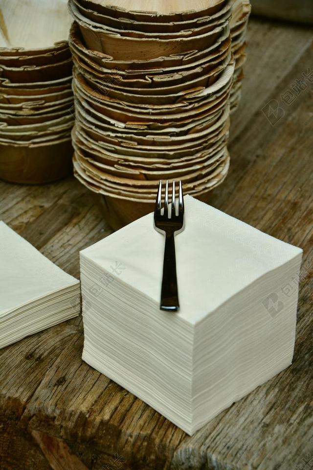 餐巾 堆栈 纸巾 纸的餐具 美食 吃 福克 表 盖