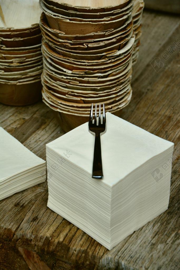 餐巾 堆栈 纸巾 纸的餐具 美食 吃 福克 表 盖