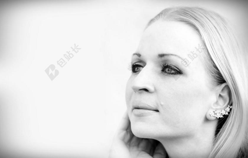 金发碧眼的女人 黑白色 面部护理 微笑 眼睛 FüLéKSZER