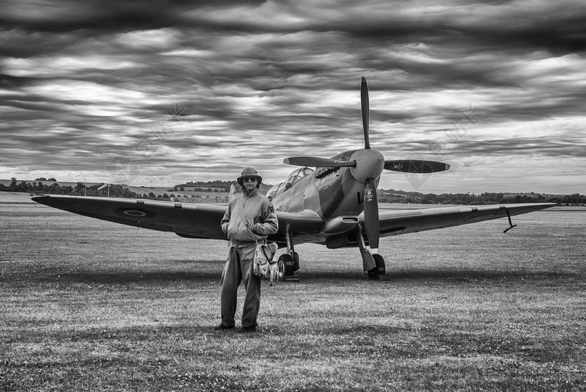 飞机 喷火式战斗机 战斗机 二战 酿酒 航空 螺旋桨 英国